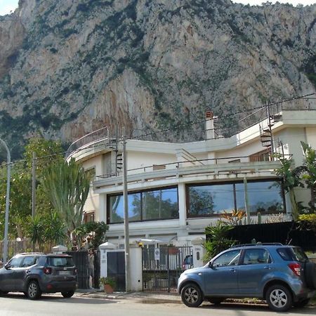 Вілла Residenza Don Camillo Монделло Екстер'єр фото